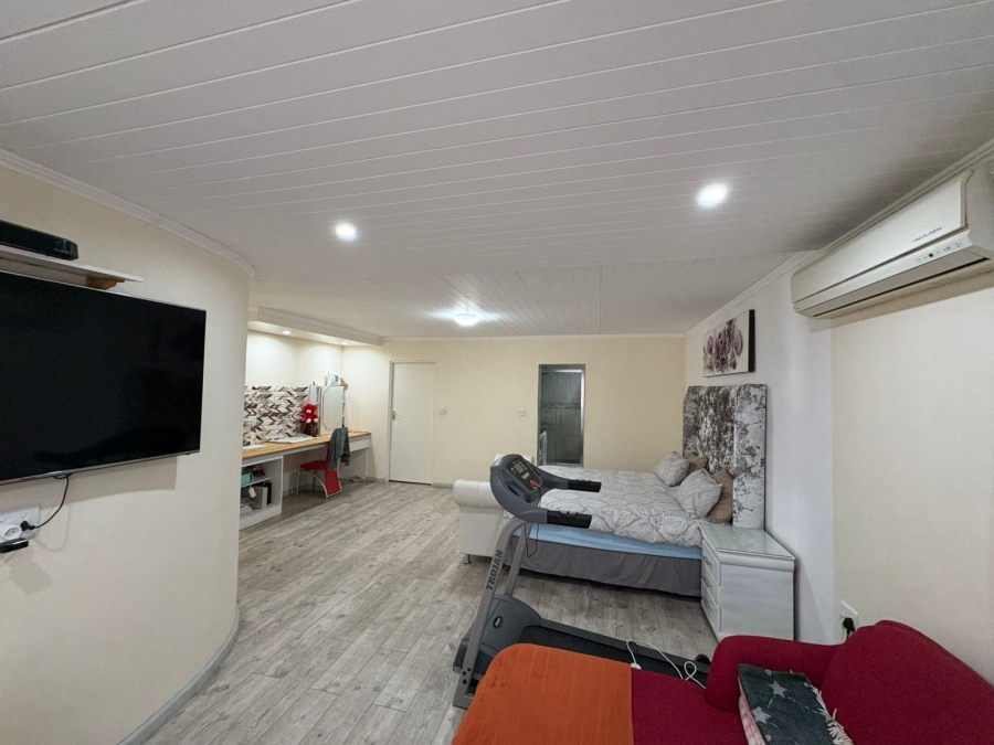 4 Bedroom Property for Sale in Waterval East North West